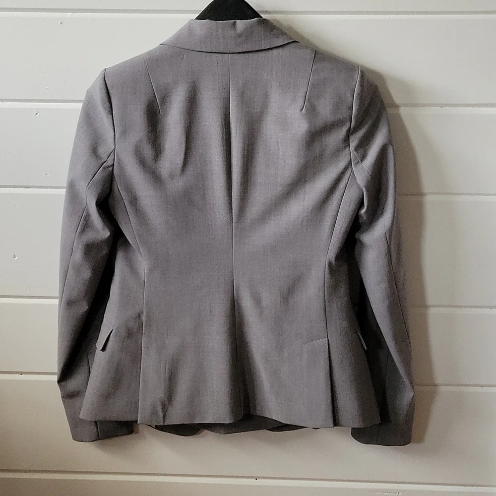 Banana Republic skirt suit - Picture 4 of 5